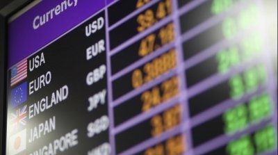 curs valutar 8 octombrie leul pierde teren cotatia la aur in crestere vertiginoasa 68e6496d476f1