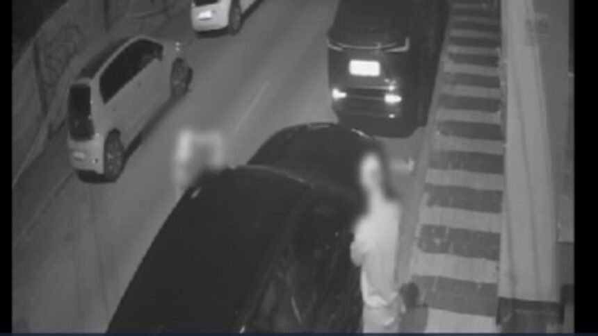 Patru tineri urmăriți de autorități după furtul oglinzilor retrovizoare de la 28 de mașini într-o singură noapte în sectorul 5 1 incident in sectorul 5 patru tineri cercetati dupa ce au furat oglinzile retrovizoare de la 28 de masini intr o singura noapte 68e7cc2306326