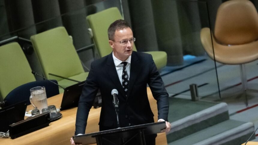 Oficialul ungar de Externe trage un semnal de alarmă pentru liderii europeni: Bruxelles-ul riscă un conflict și pregătește măsuri costisitoare pentru cetățeni 1 ministrul ungar de externe le a spus o verde in fata sefilor ue bruxelles ul se pregateste de razboi si vrea sa i faca pe europen sa plateasca pretul 68dd29e3c85eb