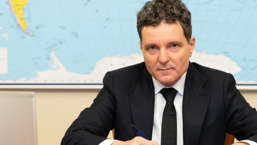 nicusor dan a promulgat singura lege din pachetul asumat de bolojan care a trecut de ccr taieri la sange din personalul anre asf si ancom 68dfba1591bf1