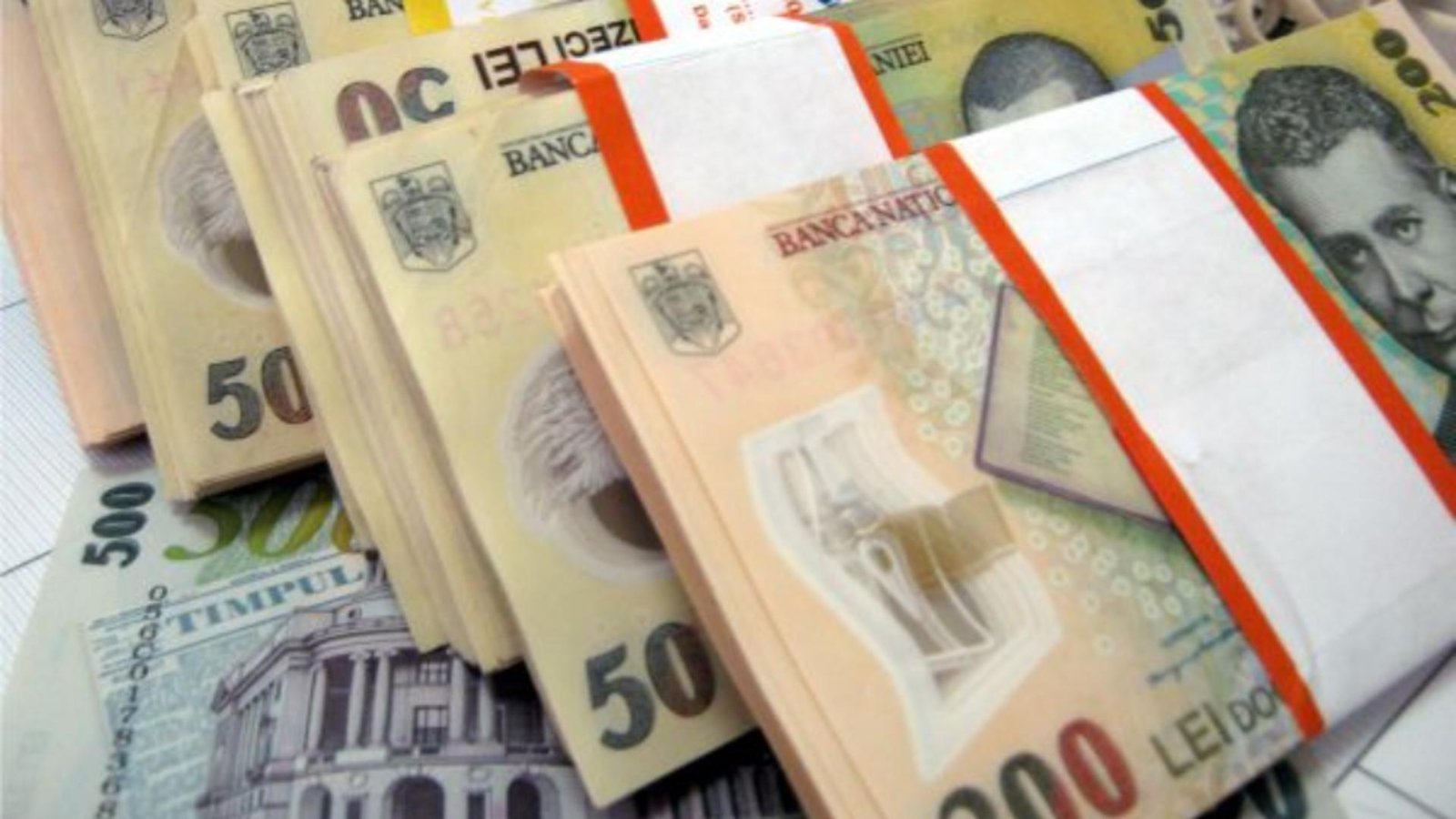 salarii si prime uriase la bnr lista veniturilor cu cat sunt platiti bancherii 68ece3528cb42