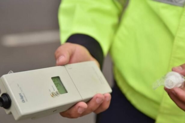 seful sectiei de psihiatrie a unui spital prins baut si drogat la volan 68e4f43ddfc9f