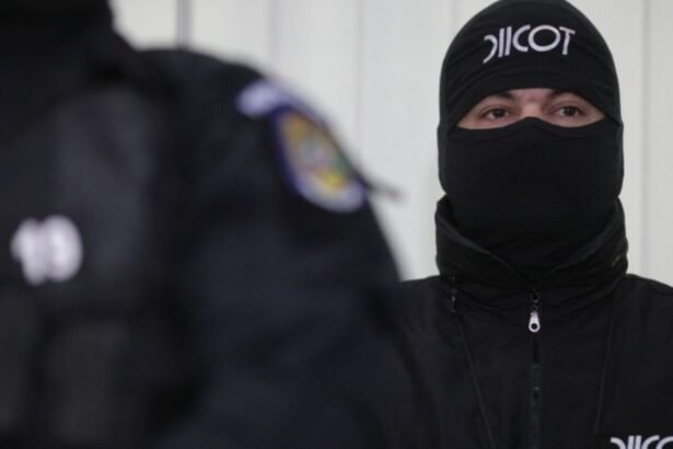 soc la bistrita un barbat de 33 de ani prins cu patru bombe artizanale a fost retinut de diicot si acuzat de terorism 68dfc92d30e7a