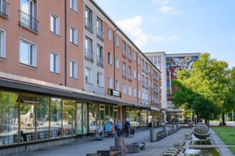 un orasel din estul germaniei a devenit laborator de testare pentru inversarea declinului populatiei cum e viata in eisenhuttenstadt 68e1edc12c096