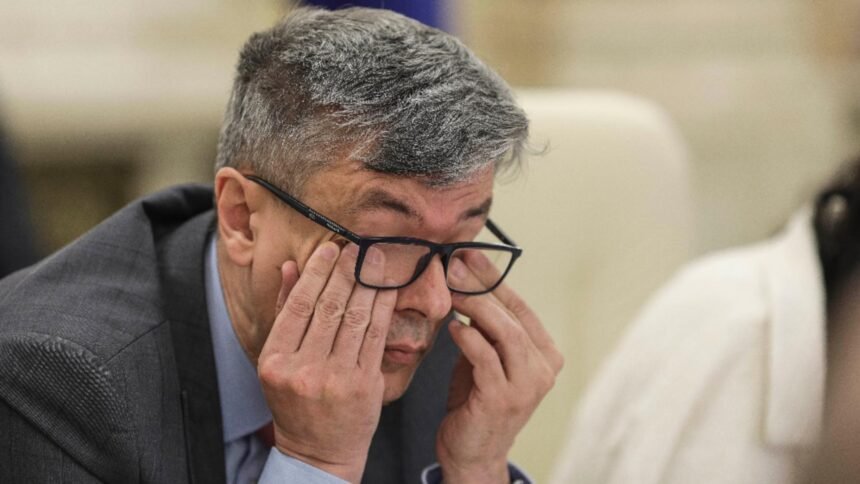 virgil popescu fost ministru al energiei si economiei acuzat ca vrea sa puna crucea complexului energetic oltenia 68e422abc14f2