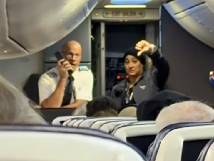 frustrated pilot tells passengers to call your senators blasts govt shutdown on video 691206d441fb4