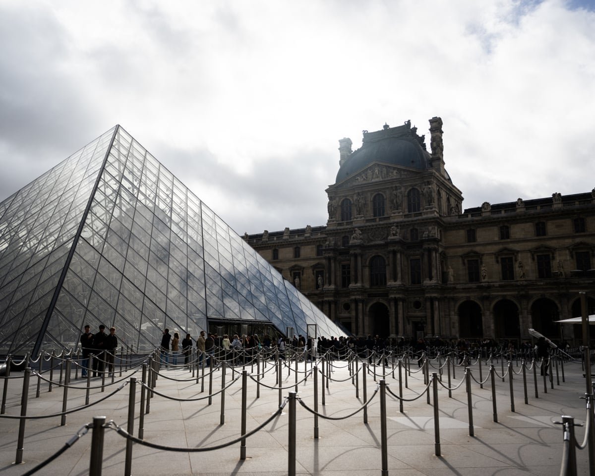 new blow for louvre as structural problem forces gallery closure 691b647dcdee3