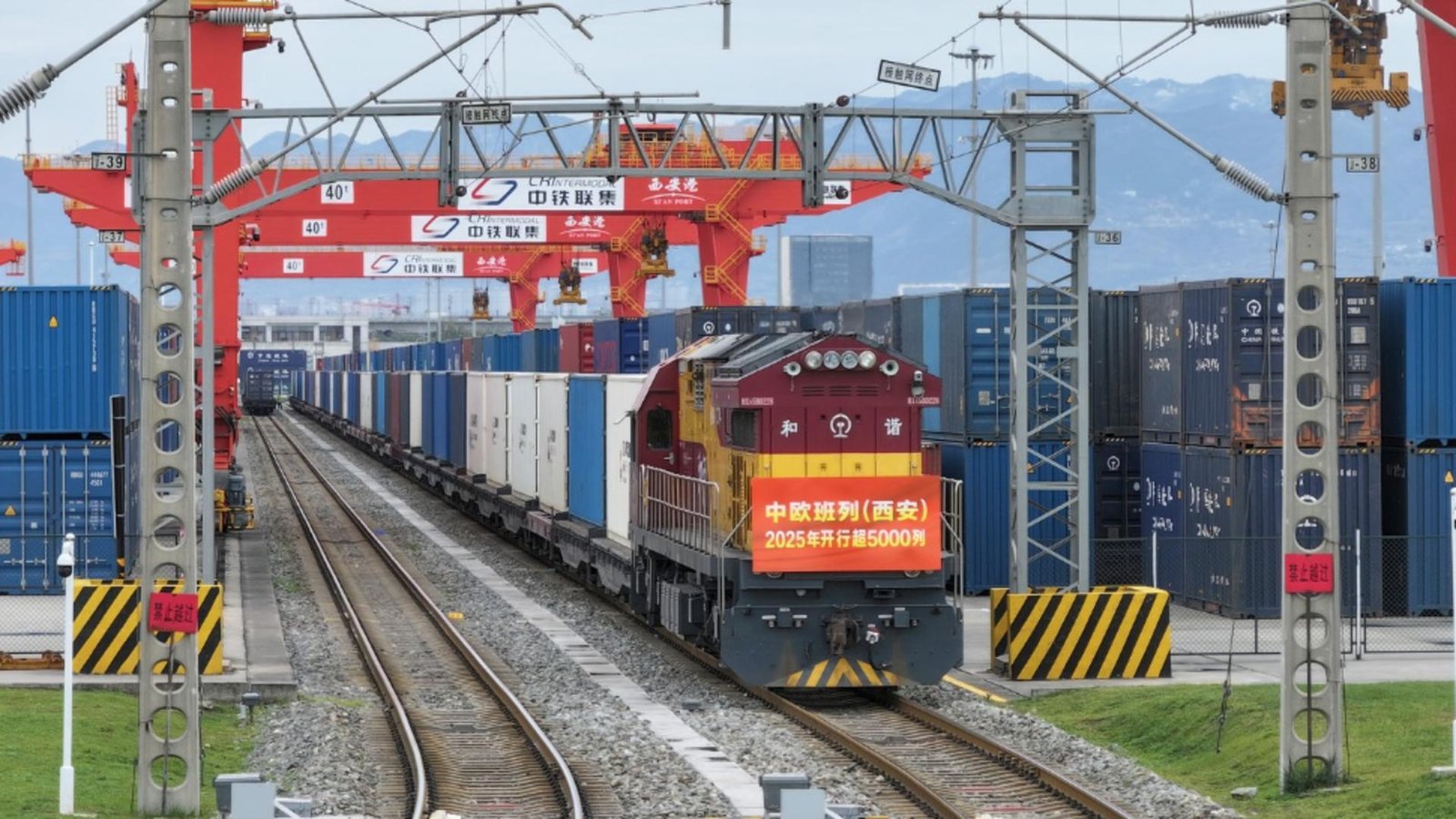 tragedie uriasa pe calea ferata 11 morti si doi raniti dupa ce un tren a intrat intr un grup de muncitori in china 6927ea1de9513